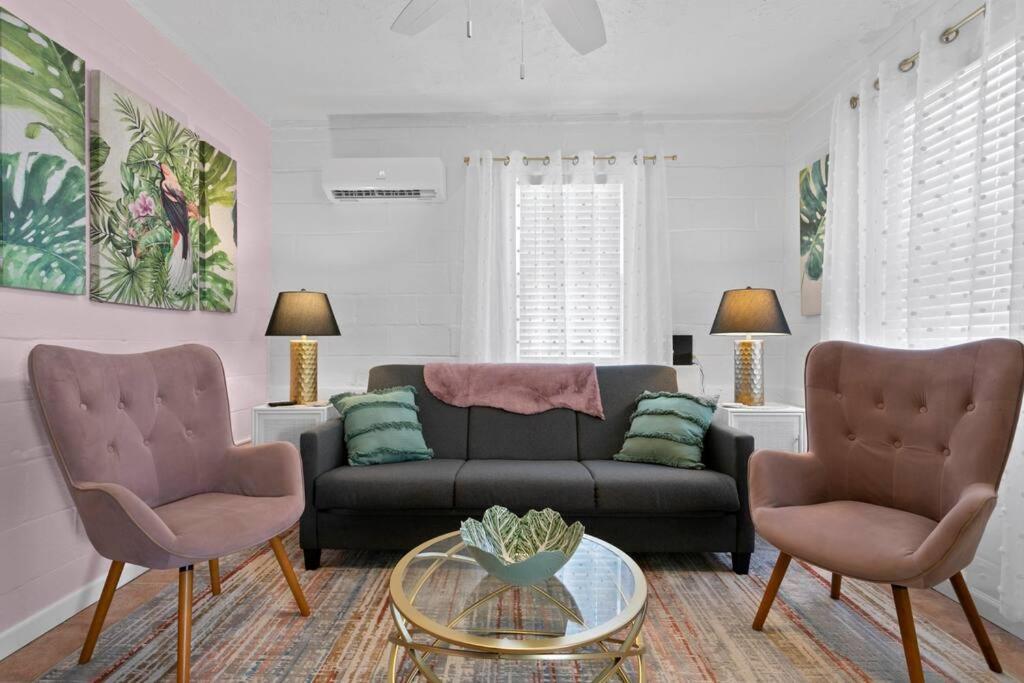 The Pink Oasis Waterfront 1 Bed Apt Apartment Tampa Exterior photo